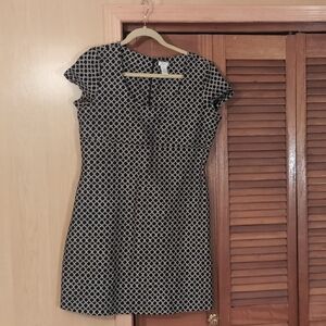 Chic Black and White Geometric Dress